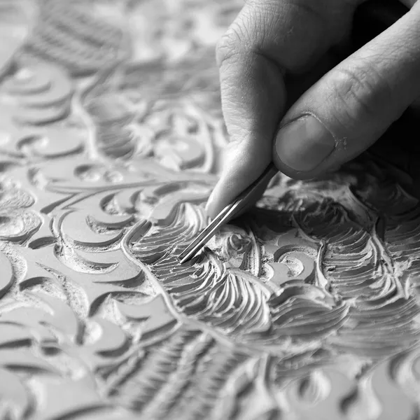 Cutting line process in Fernando Feijoo's studio